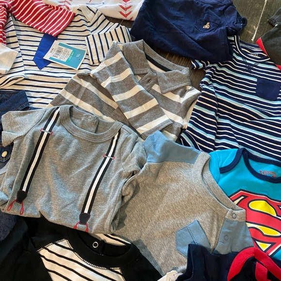 18 BABY BOY tops 💙❤️some long/shone short sleeve. 1/2 are NEW! Why pay full $$? - Picture 8 of 13